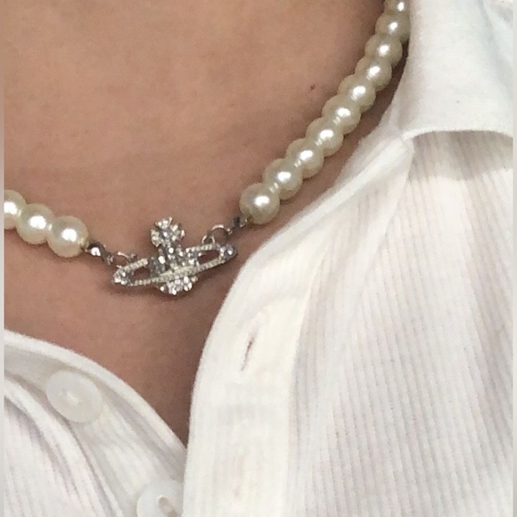 Vivienne Westwood inspired necklace. Sparkly Silver Celestial Pearl Choker - Picture 2 of 4